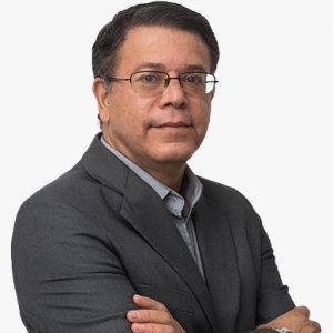César Albenes de M. Cruz